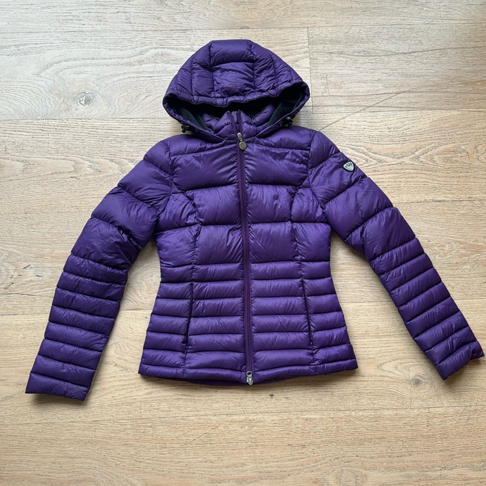 Emporio Armani down puffer jacket. Size xs. Purple color